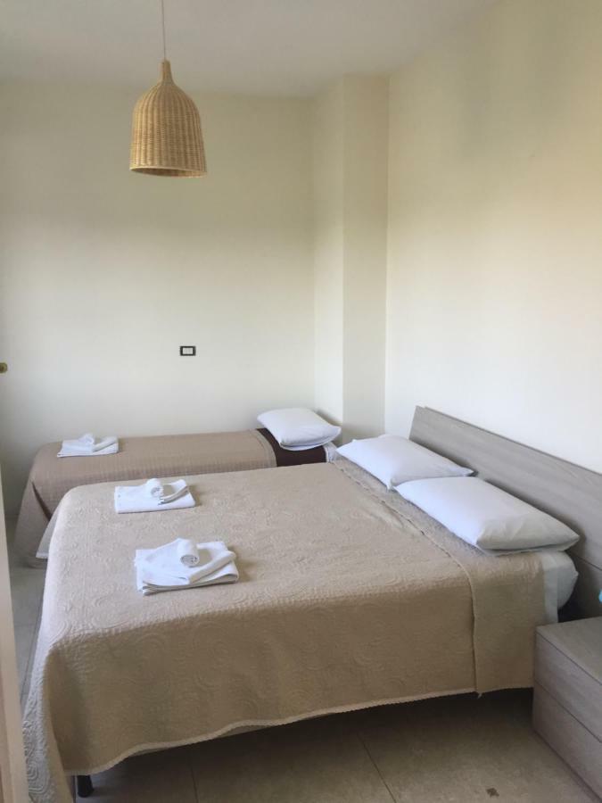 Bed&Breakfast Riccio&Lella Фиумичино Екстериор снимка